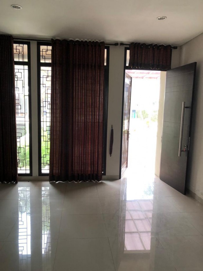 Rumah Disewakan di Cluster Cosmo Lippo Cikarang